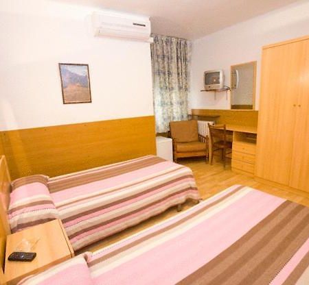 Hostal Lizana Huesca Kültér fotó