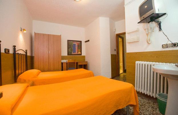 Hostal Lizana Huesca Kültér fotó